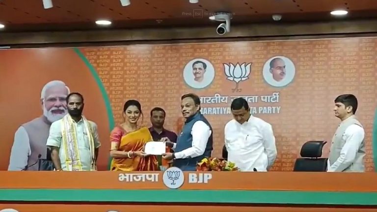 ‘Anupamaa’ fame Rupali Ganguly joins BJP, says she wants to be a part of ‘Mahayagya’ of development