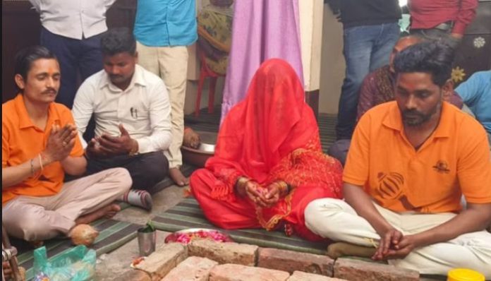 Ghar Wapsi: Hindu couple, forcibly converted to Islam by Mohammed Amil Sheikh in UP, returns to the Dharmic fold after 20 years