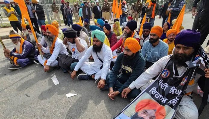 Supreme Court stayed order to find solution to Chandigarh-Mohali road blockade