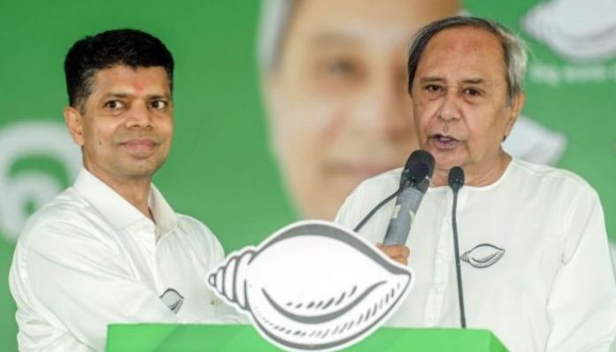 VK Pandian, close aide of Naveen Patnaik, quits active politics