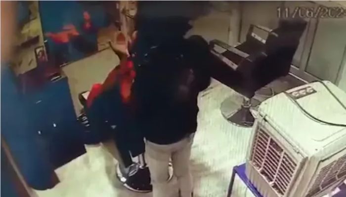 Uttar Pradesh: Barber Mohammed Zaid spits and rubs saliva on the face of customer, arrested after video goes viral