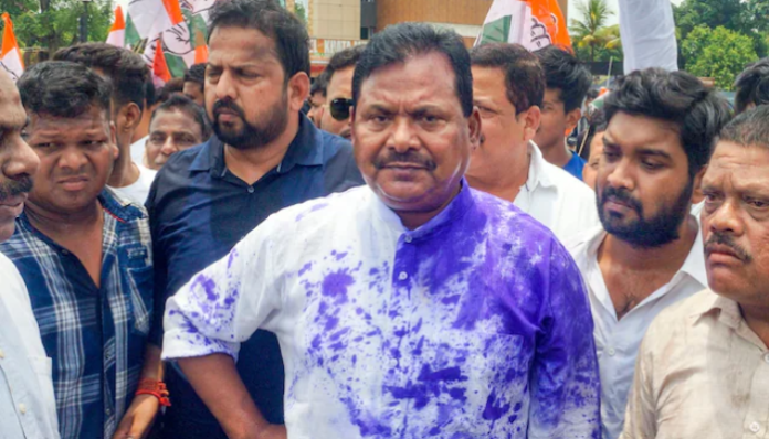 Odisha Congress President after the ink-attack.