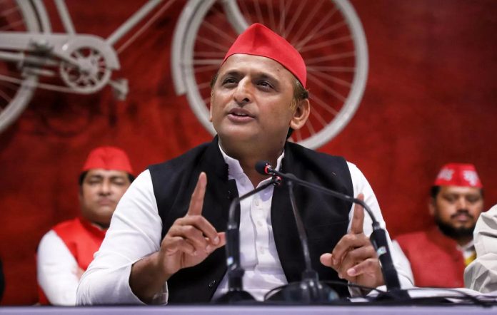 After inciting violence with 'sar pe kafan' and 'balidan', Akhilesh Yadav whines about Yogi govt allegedly detaining 'political workers' in UP