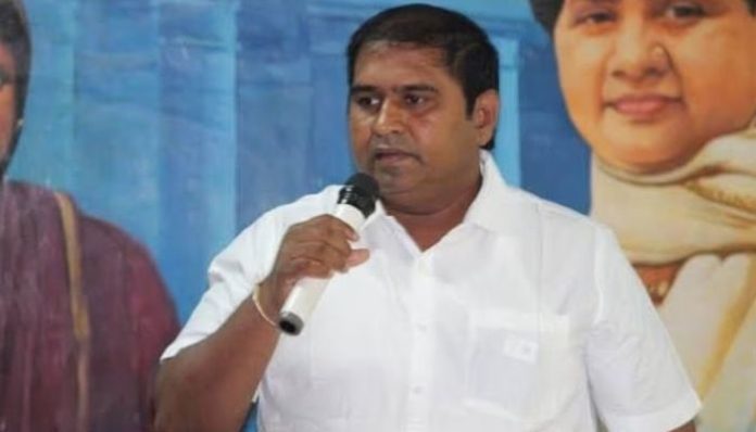 Tamil Nadu: K Armstrong, State BSP Chief, hacked to death by 6 bike-borne attackers in Chennai; Mayawati demands action