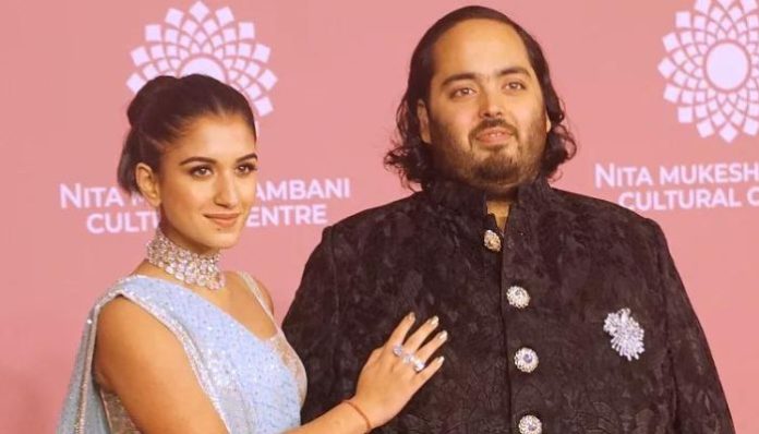 Mumbai: Cops book Luqman Shaikh after he was caught gatecrashing the wedding of Anant Ambani and Radhika Merchant https://www.opindia.com/2024/07/luqman-shaikh-booked-illegal-entry-tresspass-jio-world-convention-centre-radhika-merchant-anant-ambani-wedding/