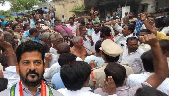 Telangana: Farmers stage protest in Adilabad against Congress government’s delay in crop loan waiver, takes out mock funeral of CM Revanth Reddy