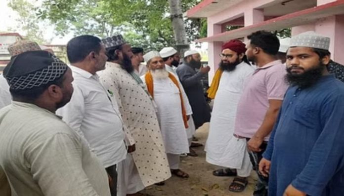 Imam and four others booked for refusing to recite Namaz in a farmer's funeral alleging he was a BJP supporter