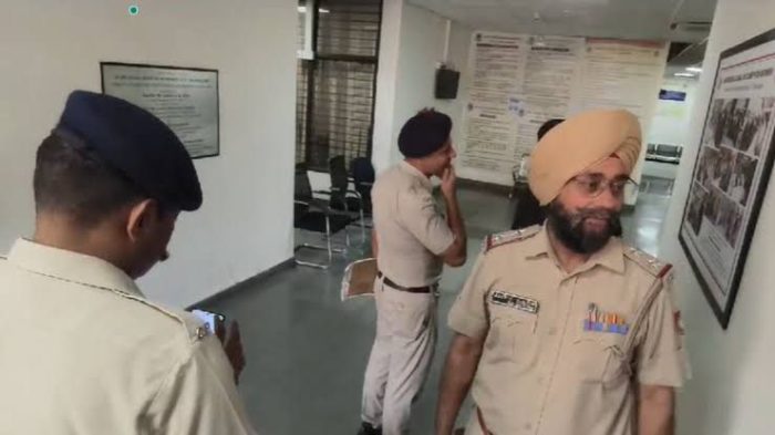 Punjab: Retired Assistant Inspector General of Police shoots IRS officer son-in-law dead in Chandigarh district court