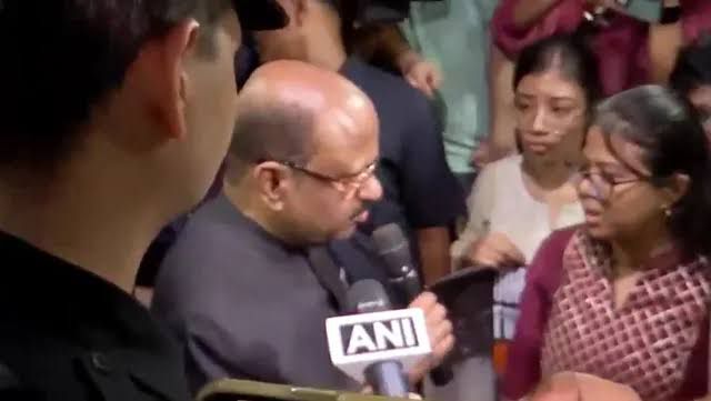 “I am with you; we will fight out,” says West Bengal Governor CV Ananda Bose to protesting Doctors on visiting RG Kar medical college