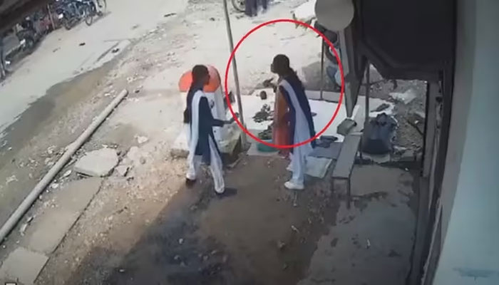Madhya Pradesh: Troubled by stalker Siraj Ahmed, a class 9 girl stabs herself in the neck multiple times in Semaria