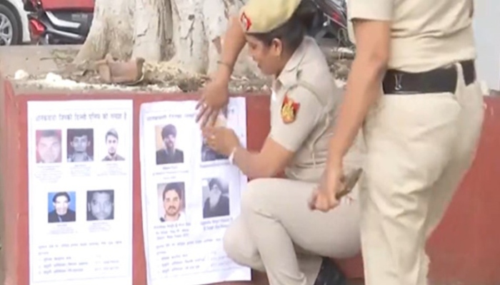Delhi police put up posters of terrorists linked with Al Qaeda and Khalistan ahead of Independence Day, says informers would be rewarded suitably