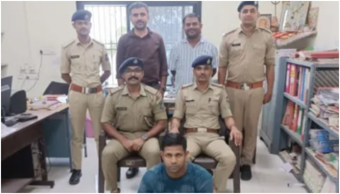 Ahmedabad: Mohammed Shehbaz arrested in train theft is also involed in ‘Love Jihad’ case, has trapped 24 women using matrmonial sites pretending to be ‘Harshit Chaudhary’