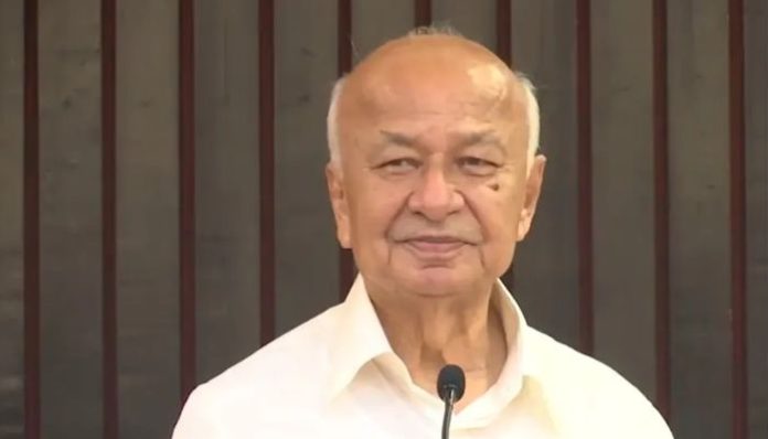 Congress leader Sushil Kumar Shinde inadvertently admits even Union Home Minister was scared of visiting Lal Chowk during Congress rule