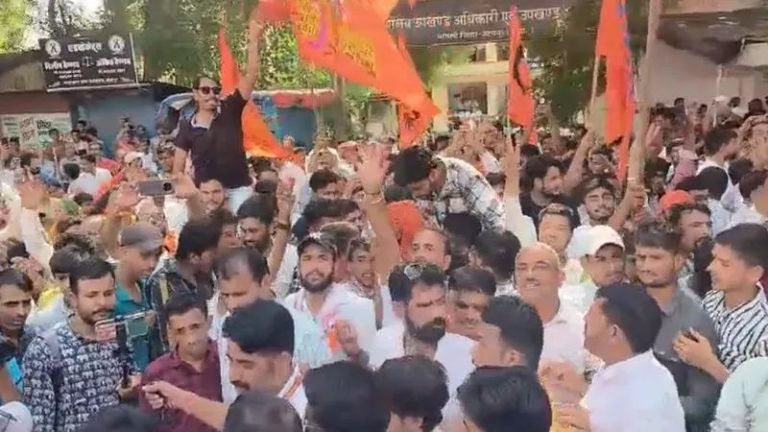 Rajasthan: Hindus take to the streets against allotment of land by previous Congress government for a Madrasa, many markets in Udaipur closed in protest