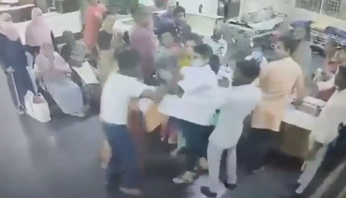 Hyderabad: Woman junior doctor assaulted by ‘metally ill’ patient at governemnt-run Gandhi Hospital, watch shocking video