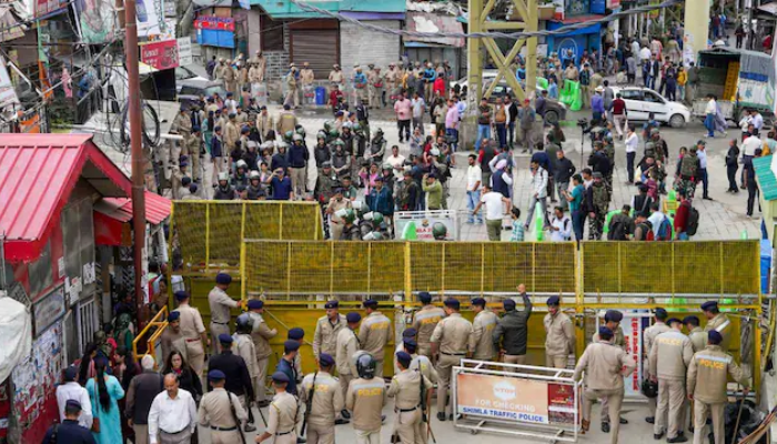 Shimla: Police resort to lathi-charge, water canons to disperse protesters demanding action against illegal mosque construction