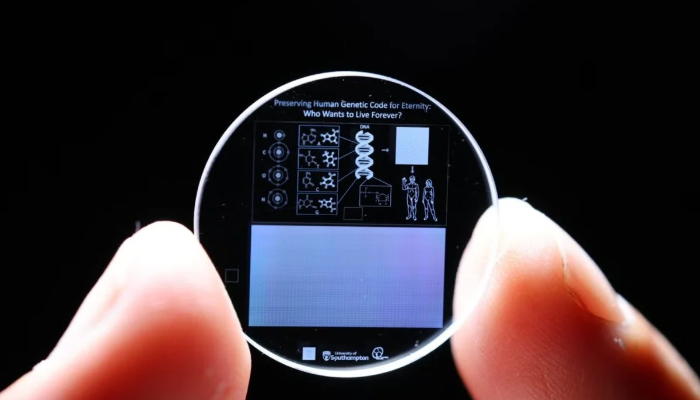 British scientists store entire human genome on ‘everlasting’ 5D memory crystal which can be retreived billions of years later