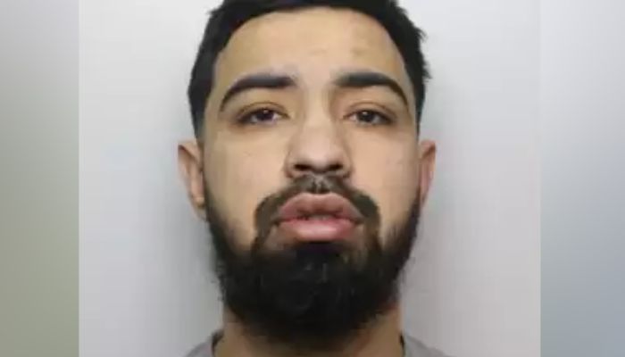UK: Mohammed Sadiq hires Pakistan-born Shazeb Khalid for £2,000 to kill a Tamil Indian restaurant manager, contract killer uses a stolen car to mow down the victim