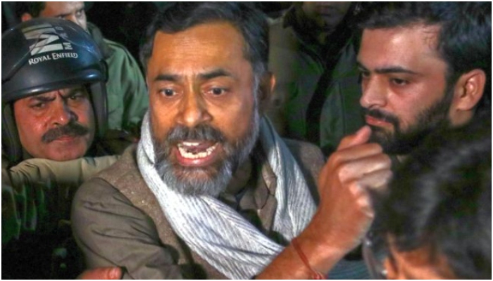 Maharashtra: Aandolanjeevi Yogendra Yadav, supporting Maha Vikas Agaadi, manhandled by Prakash Ambedkar’s supporters ahead of elections