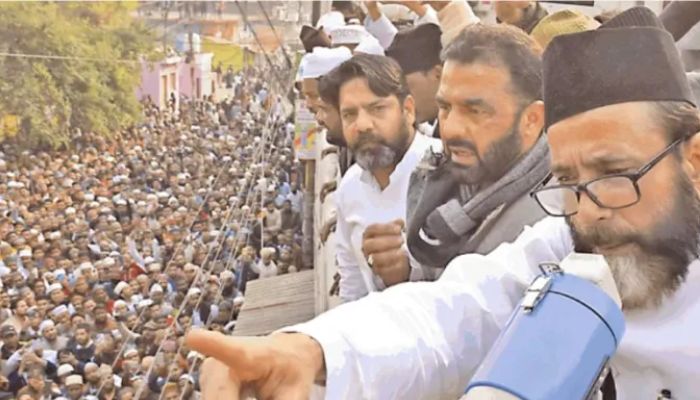 Maulana Touqeer Raza, infamous for making inflammatory speeches, calls on Muslims to protest at Ramlila Maidan against Yati Narsinghanand