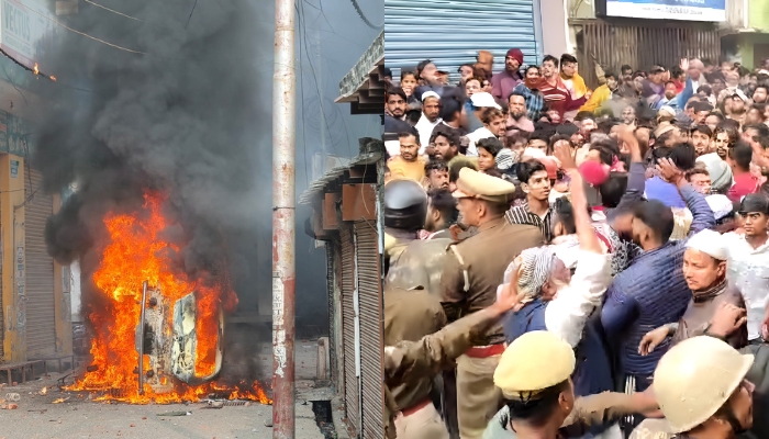 Sambhal Violence – Mob looted weapons, injured police personnel: Shadab, Rehan, Gulfam, Aman, Salim, Sameer, Yakub and 800 others booked