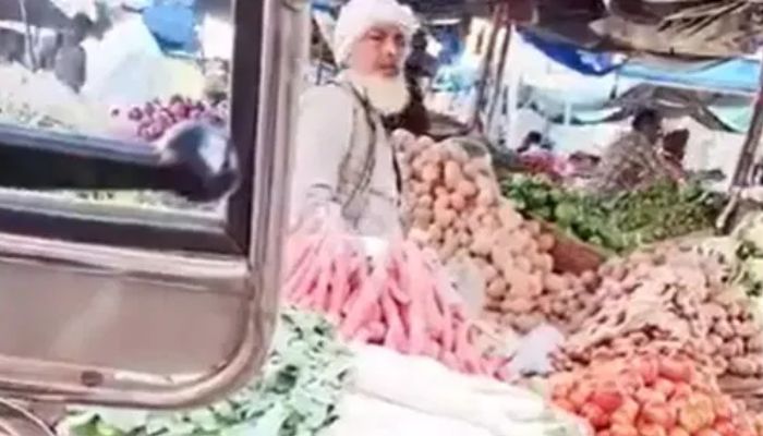 UP: Vendor Shamim arrested after he was caught spitting on vegetables in Bulandshahr, claims he was only chewing gutkha