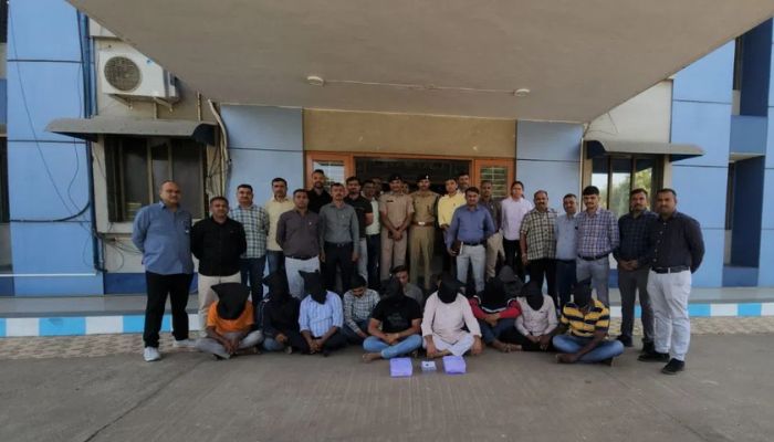 Gujarat: Kutch Police arrests a gang of 12 people looting businessmen by posing as ED officials
