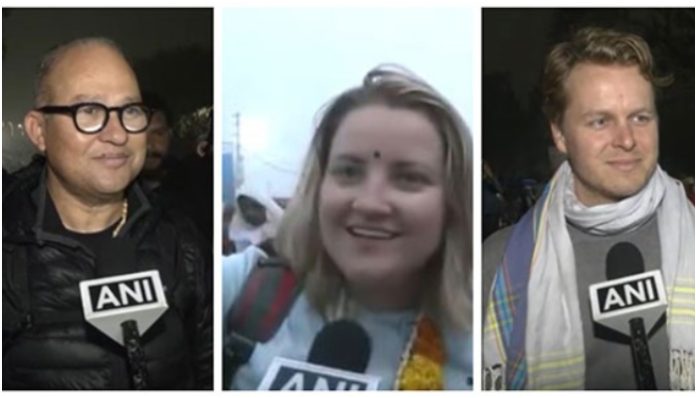 'Streets clean, great vibe, Mera Bharat Mahan', Foreigners praise Mahakumbh, hail CM Yogi, PM Modi for arrangements