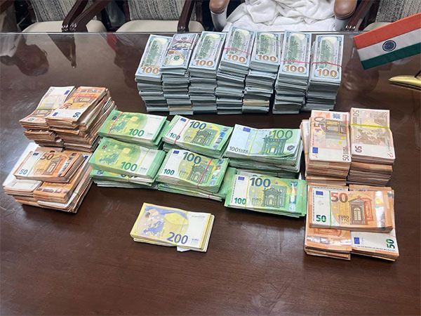 Pune airport hawala racket