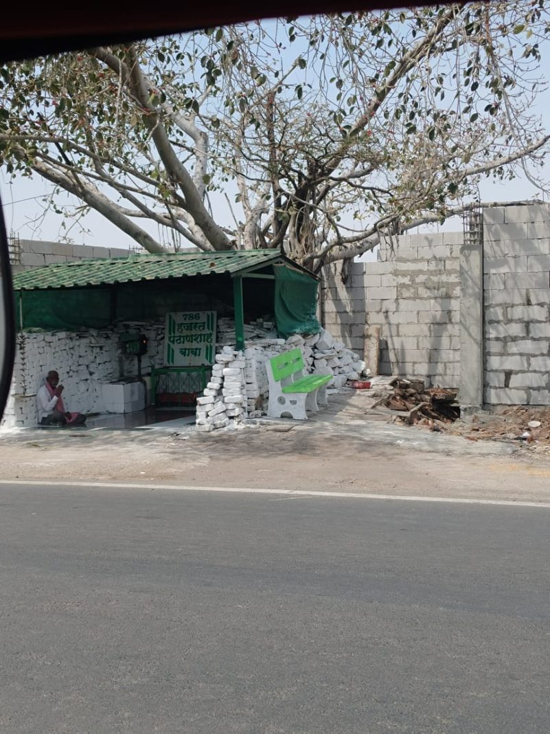 A complaint was lodged with Murlidhar Mohol, MoS for Civil Aviation of India, over encroachment of Pune International Airport's land by an unauthorised mazar.