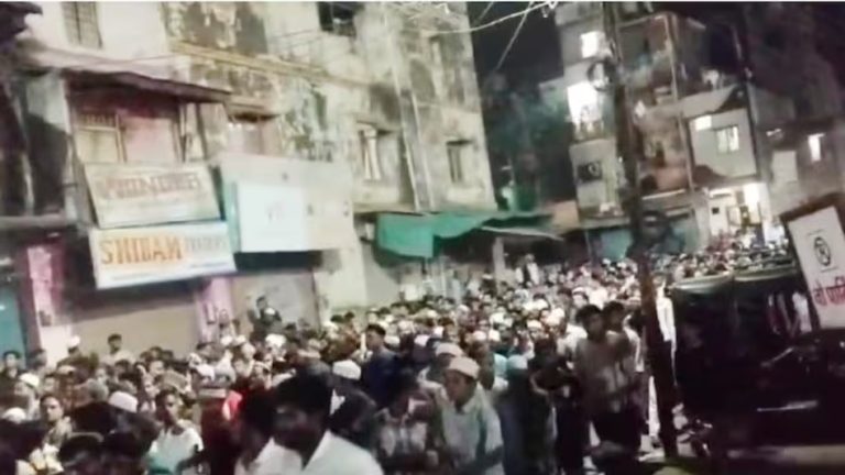 After Nagpur violence, Muslim mob targets Hindu boy in MP citing “blasphemous” Instagram post, gherao police station, police arrest Hindu boy