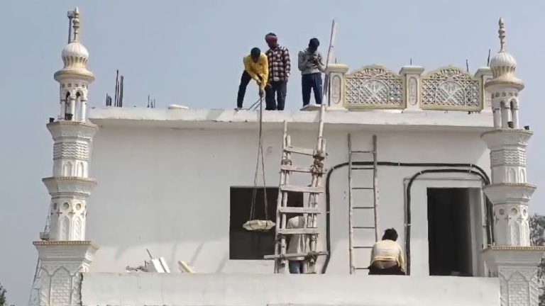 Gorakhpur: Mosque committee voluntarily demolish illegal structure after being served an ultimatum to dismantle unlawful construction