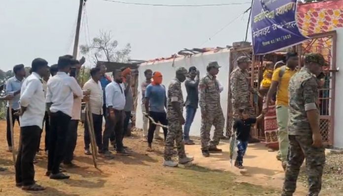 Hindu groups protest outside churches in Mohla over alleged conversions