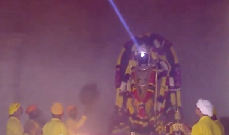 ‘Surya Tilak’ illuminates Ram Lalla’s forehead at Ayodhya’s Ram Janmabhoomi Mandir on the occasion of Ram Navami