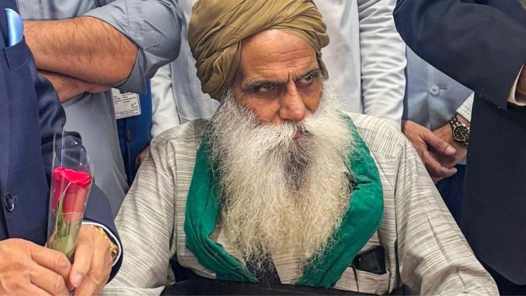 Farmer leader Jagjit Singh Dallewal ends indefinite hunger strike after 131 days, was demanding legal guarantee for minimum support price