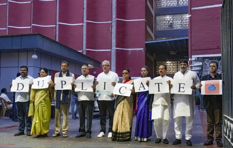 Delhi Court orders 10 TMC leaders including Derek O Brien, Saket Gokhle, Sagarika Ghosh and others to submit bail bonds in illegal protest outside ECI case