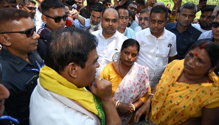 Assam: Cow head dumped inside Hindu temple in Muslim-dominated Dhubri, CM Himanta Biswa Sarma meets local Hindus, gives shoot-at-sight orders against extremists