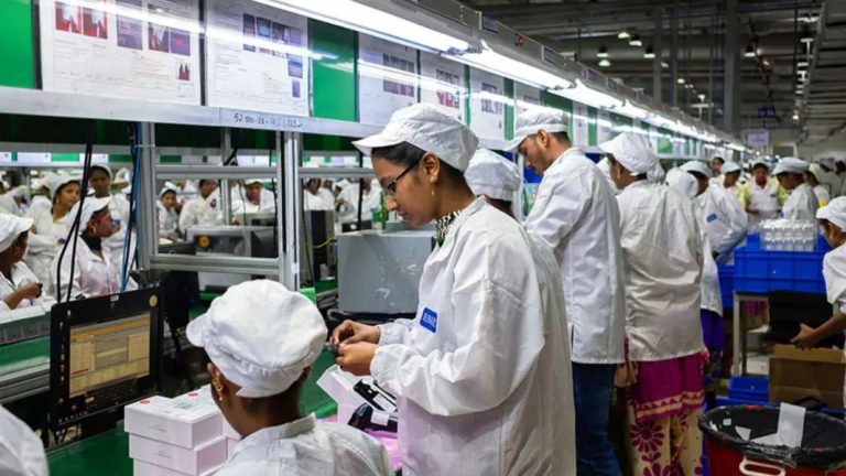 ‘Make In India’ success story: Now the parts of smartphones made in India are also indigenous, value addition reaches above 20%