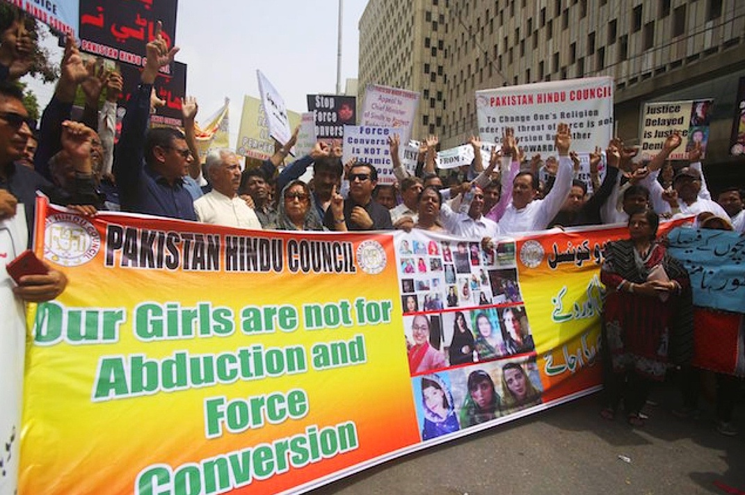 Pakistani Court Imposes Bond on Hindu Families