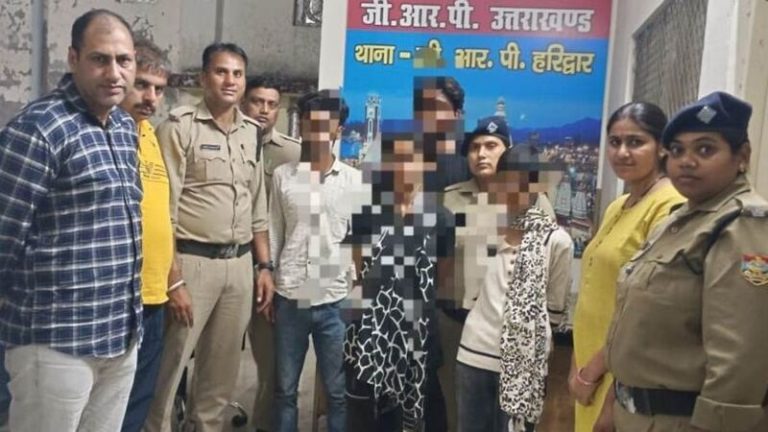 Two Hindu girls, who went missing from their homes in Delhi, found at Haridwar railway station with two Muslim men