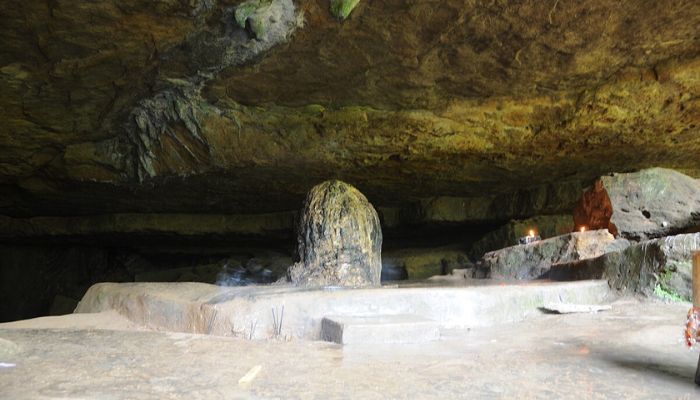 Meghalaya HC allows ‘symbolic pilgrimage’ to Mawjymbuin Cave but restricts Hindu rituals: Read about  how Hindus are being stopped from doing Puja at the naturally formed Shivling