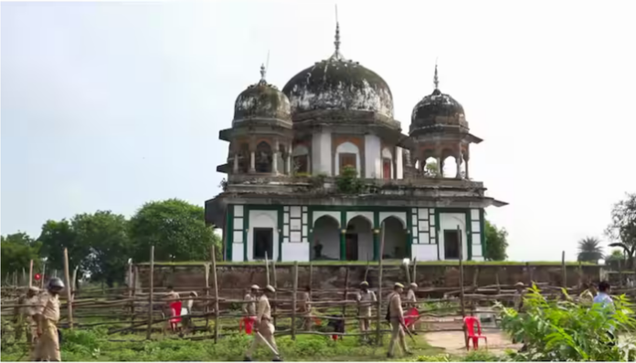 The Fatehpur tomb was vandalised by Hindu organisations about a week ago.
