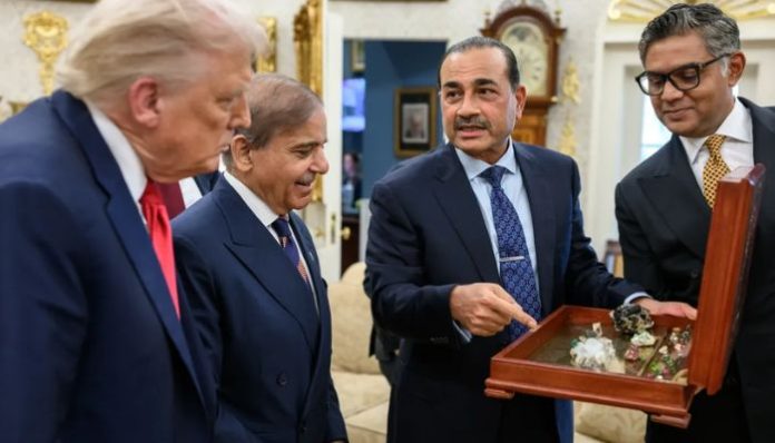 Pakistan’s military shows rare earth minerals from Balochistan to Trump in a diplomatic gambit