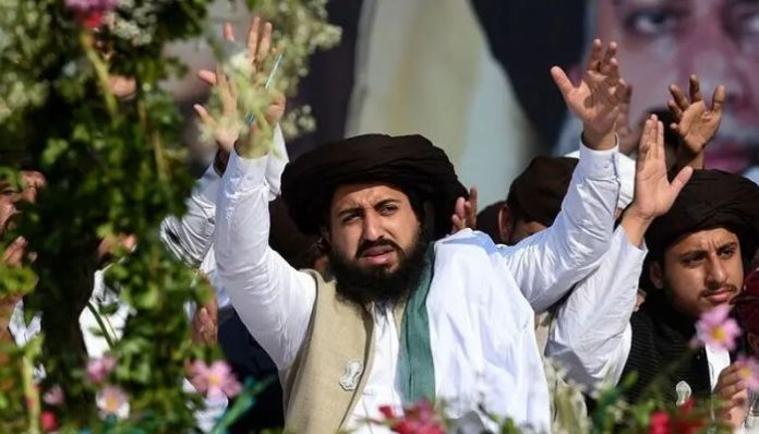Violence erupts in Lahore as police attempts to arrest TLP chief Saad Rizvi ahead of anti-Israel protests