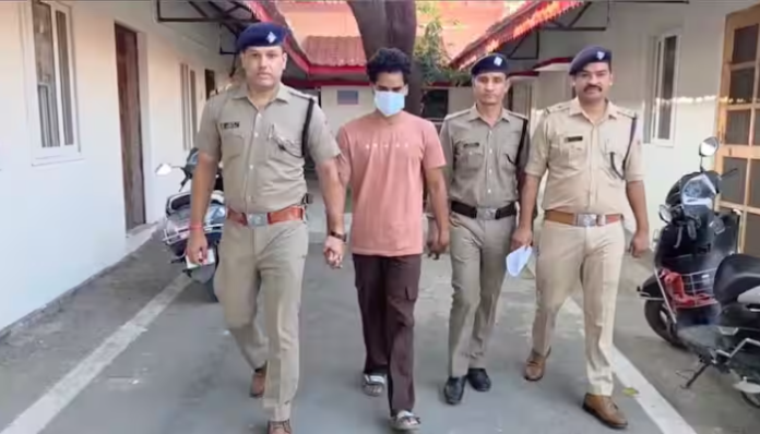 Ahad Khan pretended to be Thakur in order to trap a Hindu girl.
