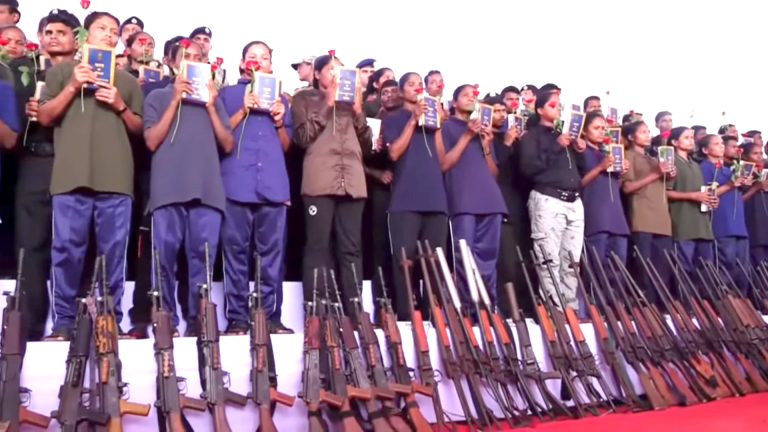 208 Naxalites including Central Committee Member Rupesh surrender with 153 weapons in Chhattisgarh, North Bastar becomes Naxal-free