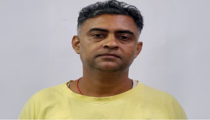 A Nepalese national was arrested for providing Pakistan's ISI with Indian SIM cards.