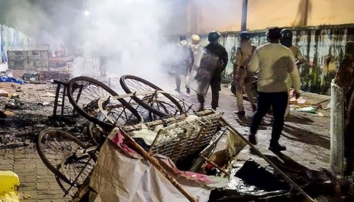 Police deployed in Cuttack after Durga idol immersion clashes as authorities extend curfew and internet suspension.