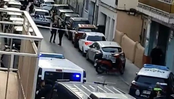 18-year-old jihadi stabbed three people with knife in Madrid.