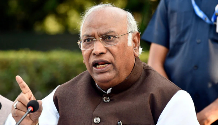 Mallikarjun Kharge called for banning the RSS.